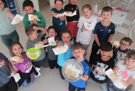 LH4koak egindako ogi opilekin