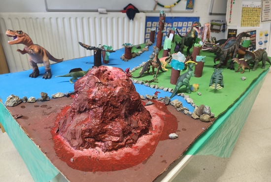 dinosauroen maketa