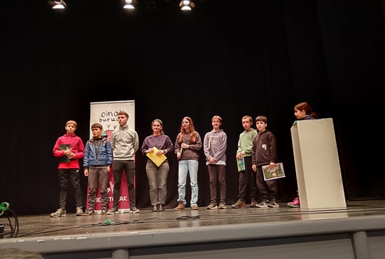 LH6ko ikasleak bertso txapelketan