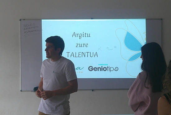 Argitu zure talentua