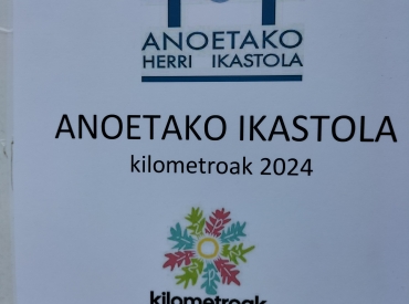 Ikastolaren ikurra Erronkan