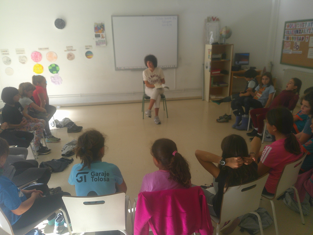 gurasoak ipuina kontatzen