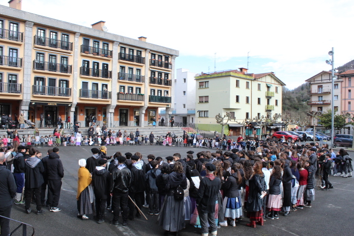 Anoetako plazan Santa Ageda egunean