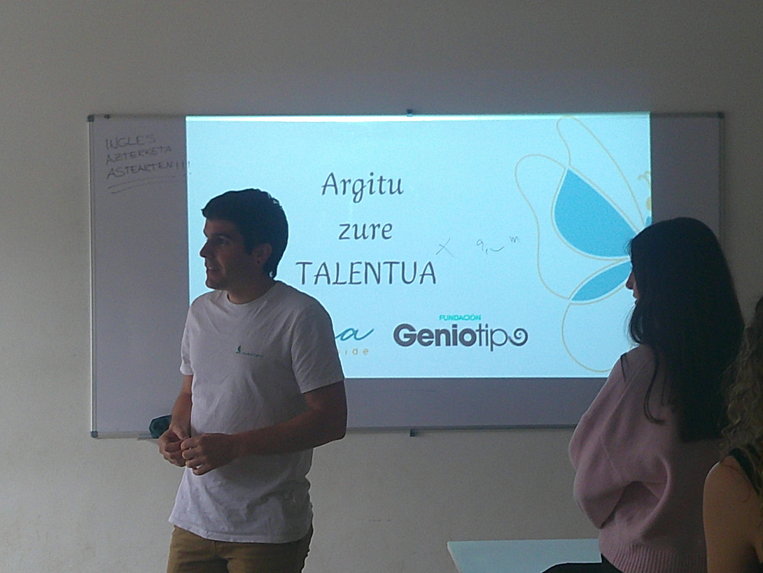 Argitu zure talentua